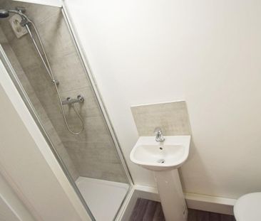 1 bedroom in a house share to rent - Photo 6