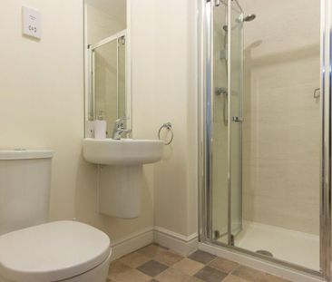 2 bedroom semi-detached house to rent - Photo 6