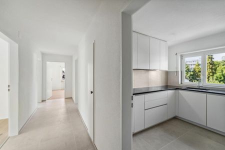 Zentral & renoviert: 4.5-Zimmer-Wohnung in Top-Zustand - Photo 2