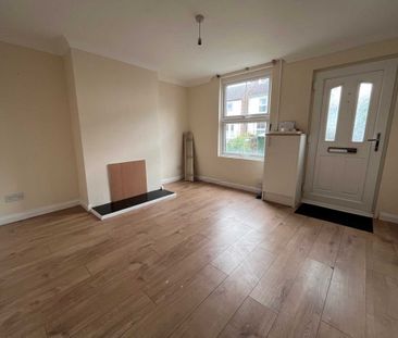 2 bed Terraced for rent - Photo 5