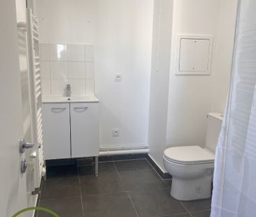 Location Appartement 1 pièce 26m² - Photo 2