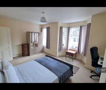 4 bedroom terraced house to rent - Photo 5