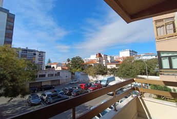 Apartamento T2 Remodelado e Mobilado no Moinho das Antas