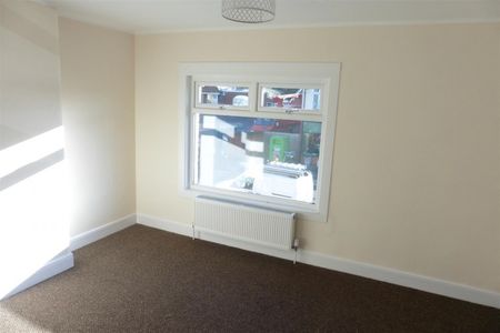 3 Bedroom House to Rent in Ealing Terrace, Rushden, Northants, NN10 - Photo 3