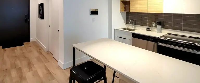 Le Jacob | 3940 Boulevard Saint-Elzéar Ouest, Laval - Photo 1