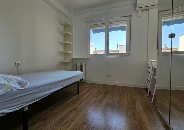 Calle de Gutierre de Cetina, Madrid, Community of Madrid 28017