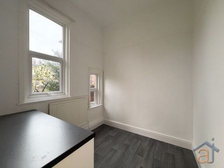 To Let – The Coach House, Crescent Road – Available Immediately - Photo 2