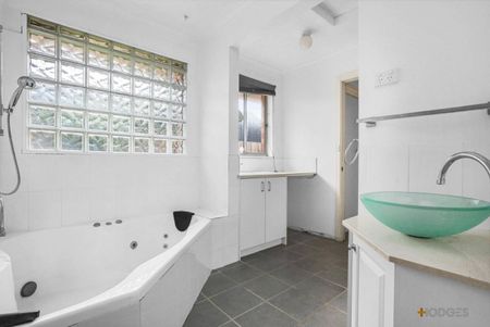 SECURE FENCING | FRESHLEY PAINTED | SPACIOUS FAMILY HOME - Photo 2