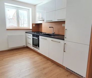 Pronájem bytu 2+1, 62 m2, ve Vrchlabí - Photo 1