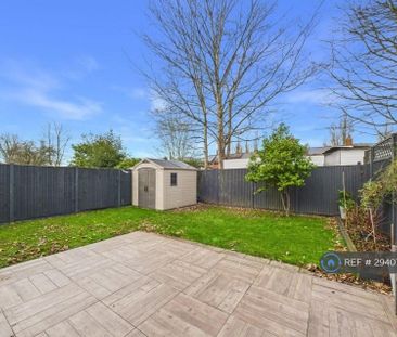 4 bedroom semi-detached house to rent - Photo 4