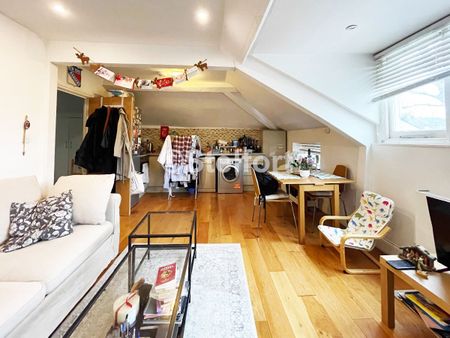 Burghley Road, NW5, London - Photo 3