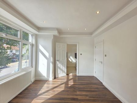 3 bedroom flat to rent - Photo 5