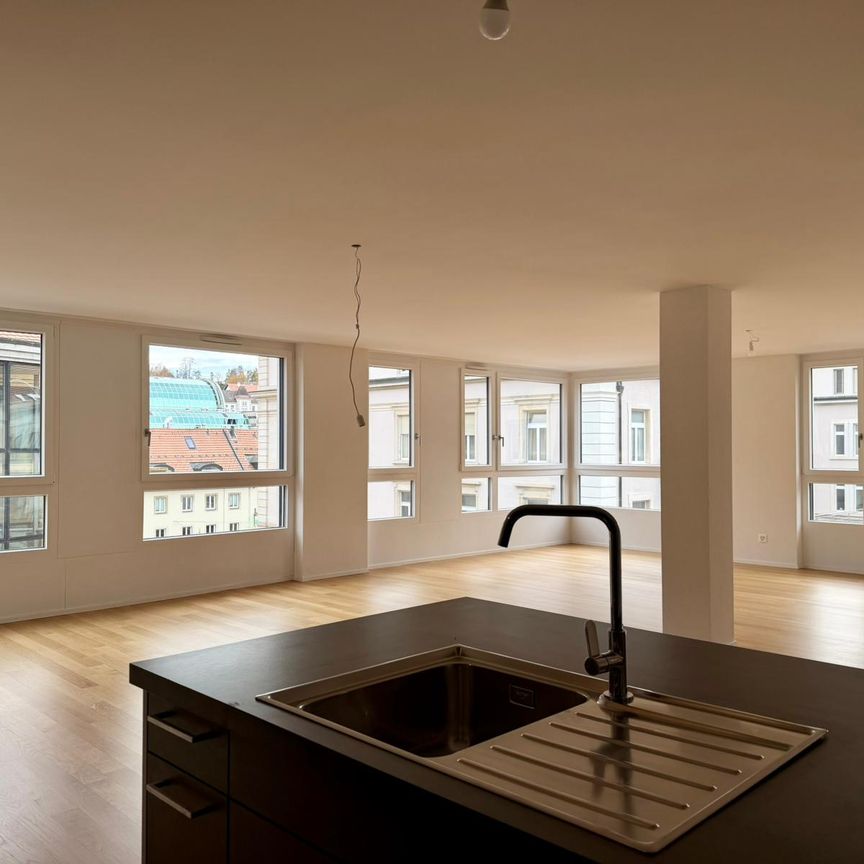 Appartement spacieux et élégant de 4.5 pièces au centre ville - Photo 1