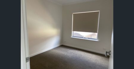 SUPERB RESIDENCE IN SOUGHT AFTER LOCATION - Photo 5