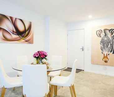 LUXURY 4 BEDROOM TOWNHOUSE - Photo 5