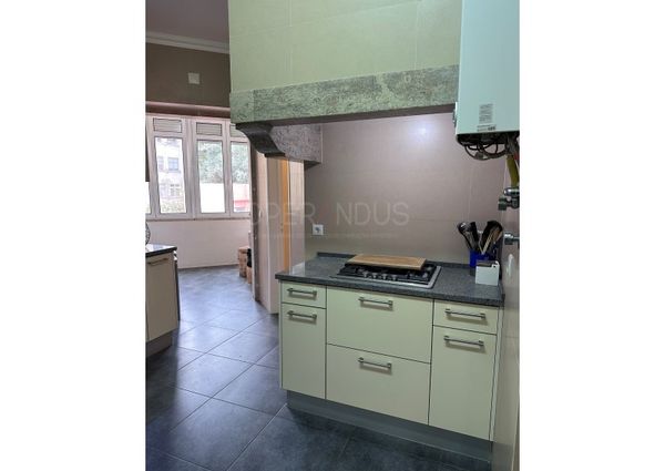 Apartamento T5 em Lisboa