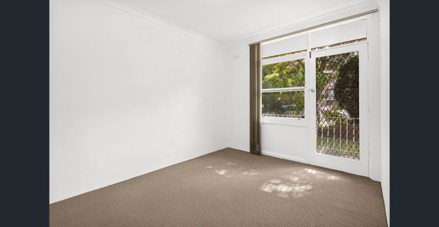 Low-maintenance one bedroom apartment - Photo 1