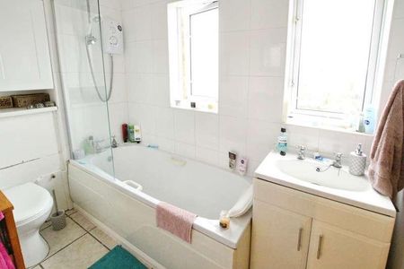 Tom Price Close, Fairview, Cheltenham, GL52 - Photo 4