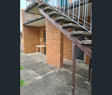 GROUND FLOOR TWO BEDROOM UNIT - WALK TO THE WATERFRONT - Photo 6