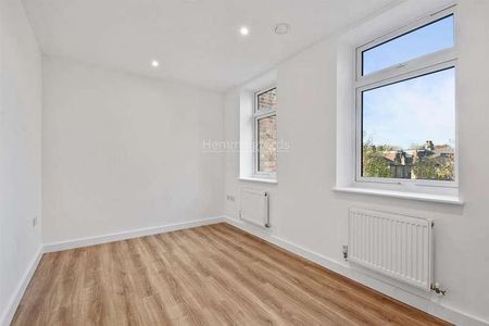 Solent Lodge, Green Lanes, Palmers Green, N13 - Photo 5