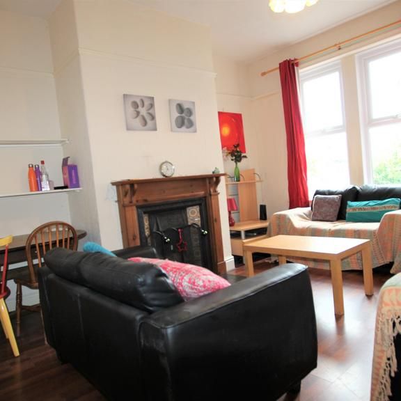 4 bedroom house to rent - Photo 1