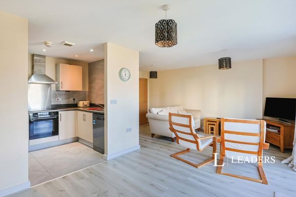 2 bedroom flat to rent - Photo 1