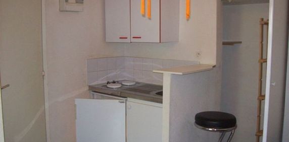 Location Appartement 1 pièce 15m² LE CREUSOT 71200 - Photo 2