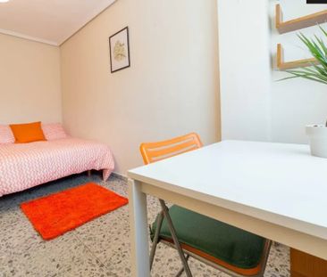 Carrer de la República Argentina, Valencia, Valencian Community 46021 - Photo 2