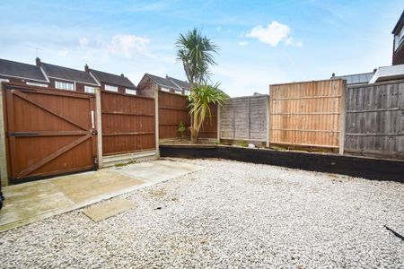 3 bedroom semi-detached house to rent - Photo 3