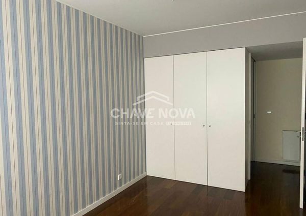 Apartamento T5 em Porto