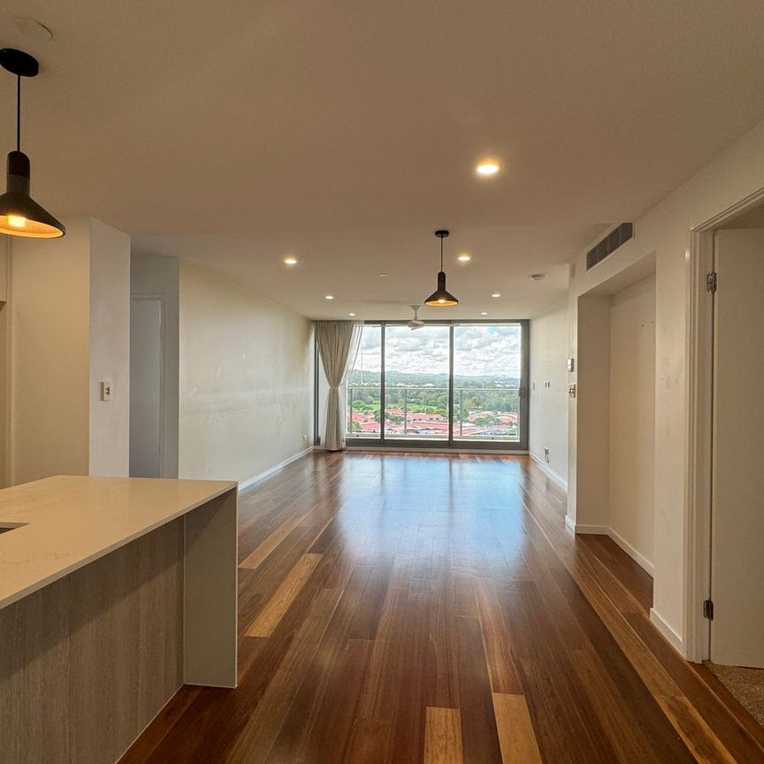 Modern 2-Bed plus 1 Study, 2-Bath Apartment in Prime Robina Location - Photo 1