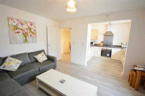 Winter Close, Epsom, London, KT17 1AN - Photo 1