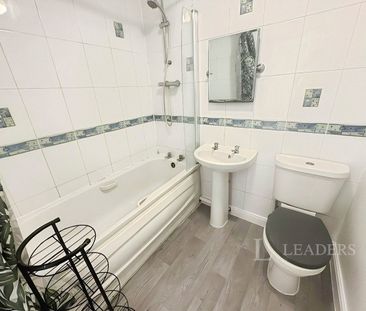 apartment to rent Apollo Way, Cambridge, Cambridgeshire, CB4 - Photo 3