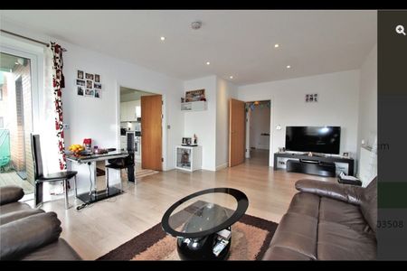 3 Bed Flat, Best House, HA9 - Photo 2