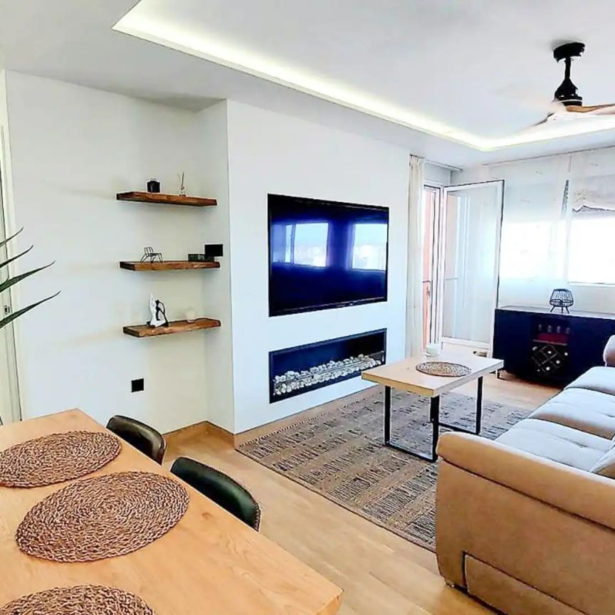 Piso de alquiler en Ciutat Universitària - Photo 1