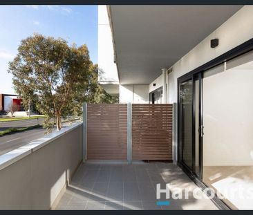 Charming One-Bedroom Retreat in Dandenong - Photo 4