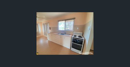 Walking distance to Moranbah township! - Photo 3