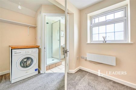 1 bedroom flat to rent - Photo 5