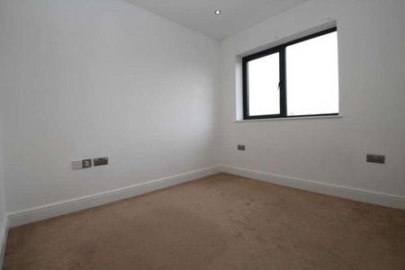 Modern Apartment In The Town Centre, HP1 - Photo 5