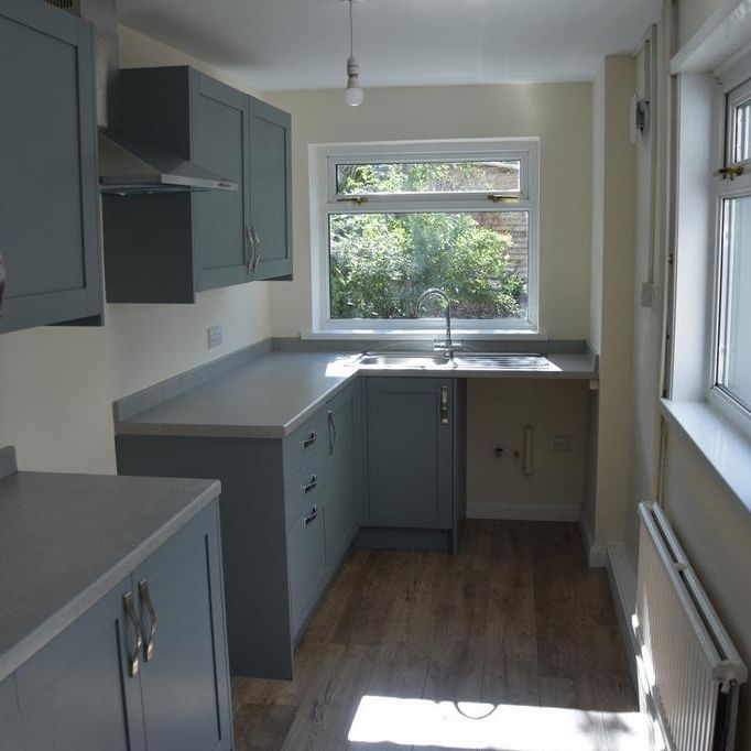 3 bedroom terraced house to rent - Photo 1