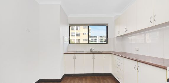 Lifestyle Living in Brighton Le Sands - Photo 2