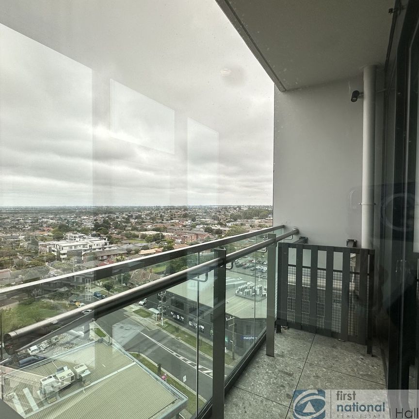 Welcome to THE LONSDALE - Photo 1