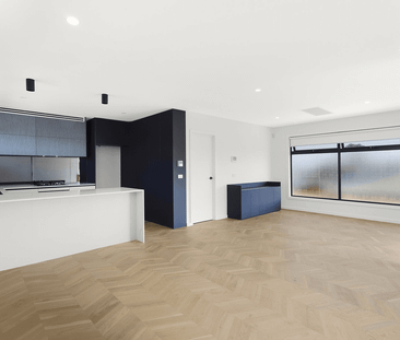 LUXURY TOWNHOUSE - Call for an inspection - Photo 5