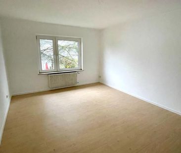 Helle 2 Zimmer Wohnung mit Stellplatz und großer Keller - Photo 1