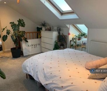 1 bedroom in a house share to rent - Photo 4