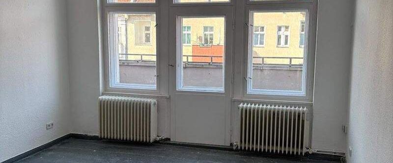 Traumhafte 2,5 Zimmer Altbauwohnung mit Balkon- super Zentral! - Foto 1