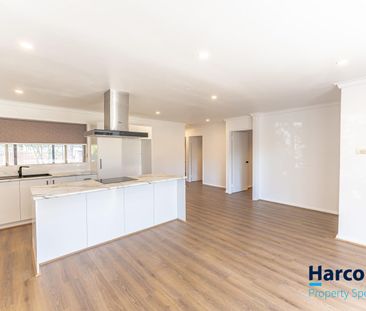 FAMILY HOME ON LARGE BLOCK - Photo 4