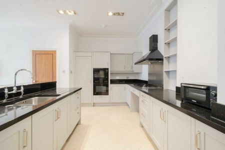 Adam & Eve Mews, Kensington, W8 - Photo 4