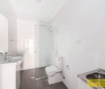 Large Modern Villa - 1 Bedroom - Photo 6