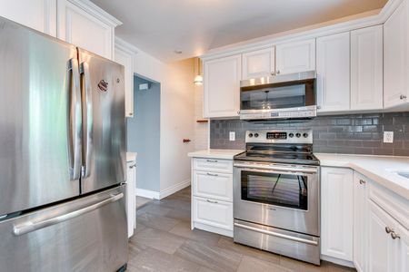 For Lease - 59 Mccraney Street, Oakville, Ontario - Photo 4